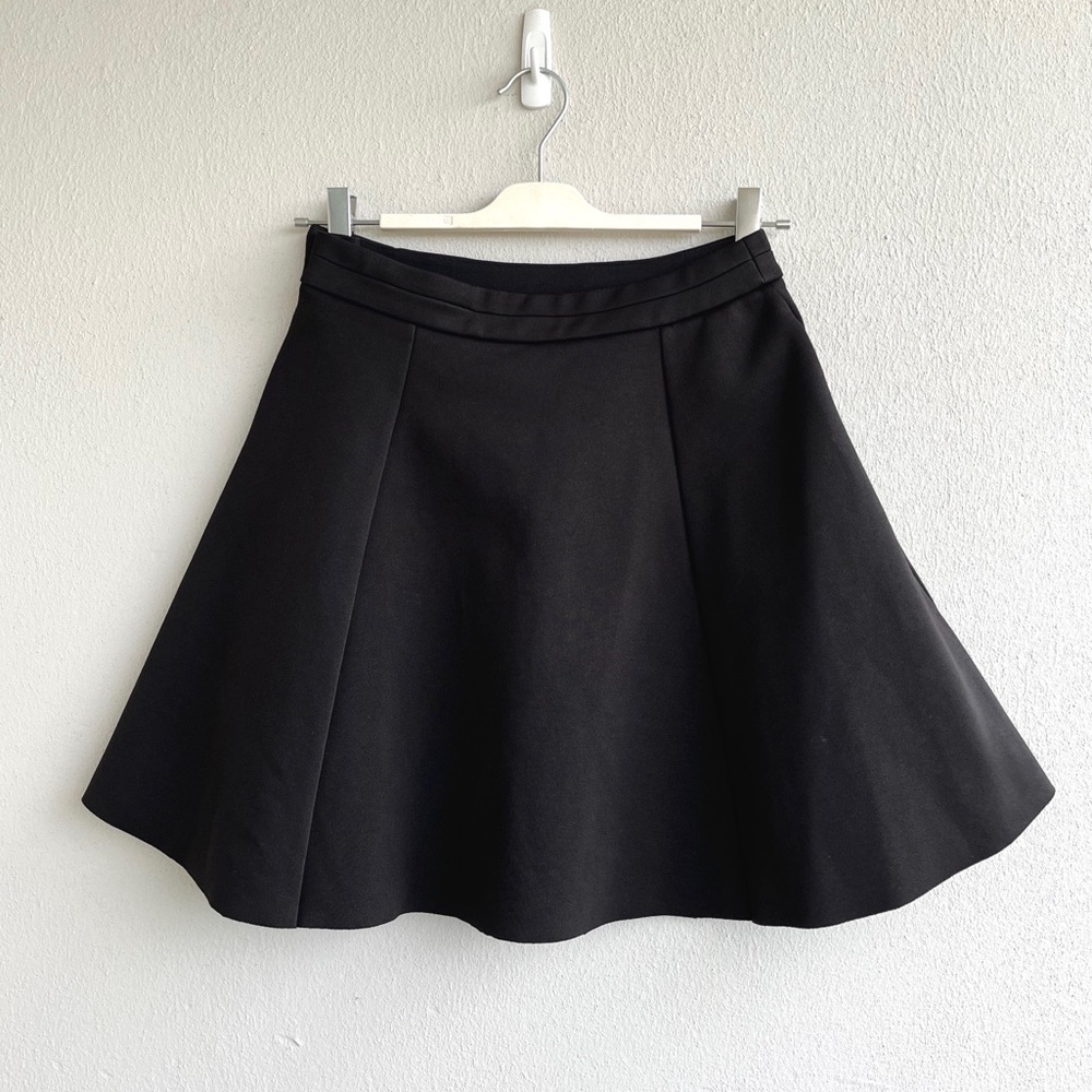 H&M | Structured Mini Skirt - Picture 2 of 14